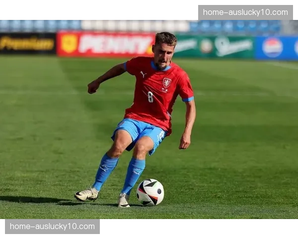 卡雷拉斯三月遭遇禁赛与伤病 错过关键战役后失去主力位置